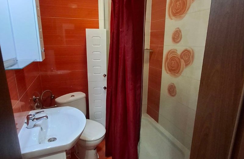 Location d’un appartement élégant de 3 pièces, 95 m², centre-ville, Varna, Bulgarie